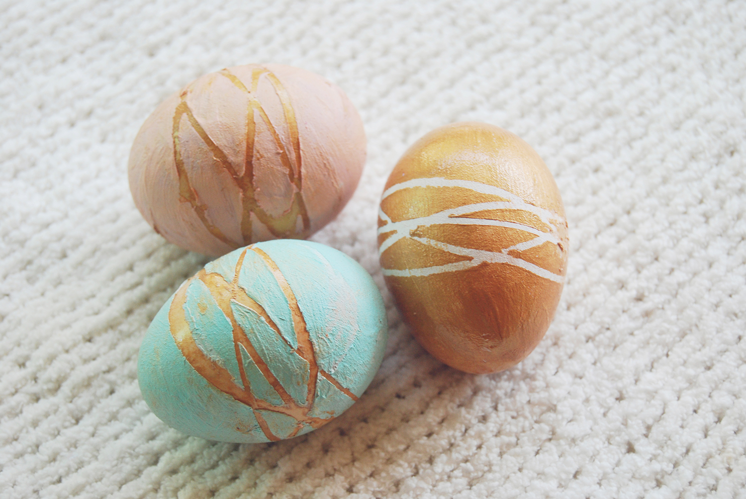 The Pink Doormat Decorate Your Easter Eggs with Rubber Bands