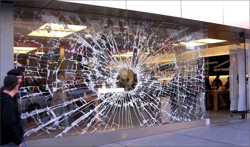 Full Glass Windows Of A Closed Apple Store Stock Photo - Download