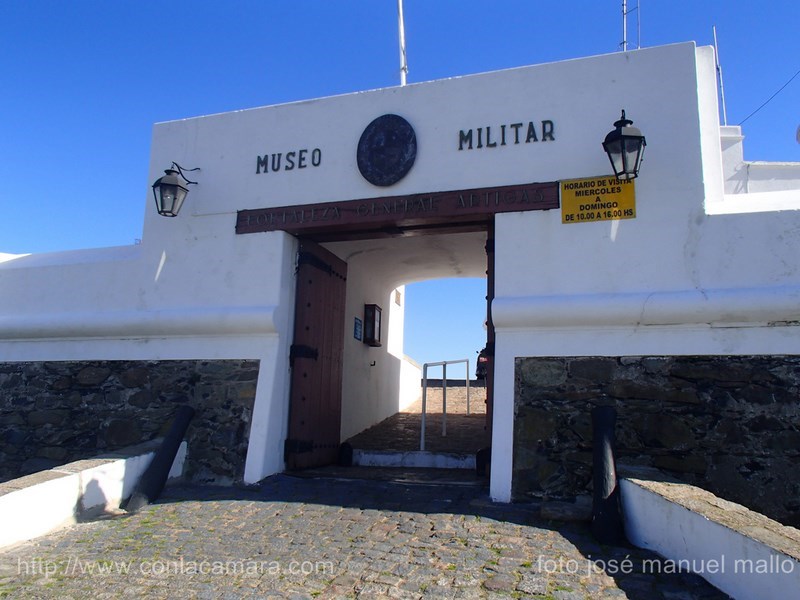 Con la cámara en el bolsillo La Fortaleza del Cerro, fotos, historia y