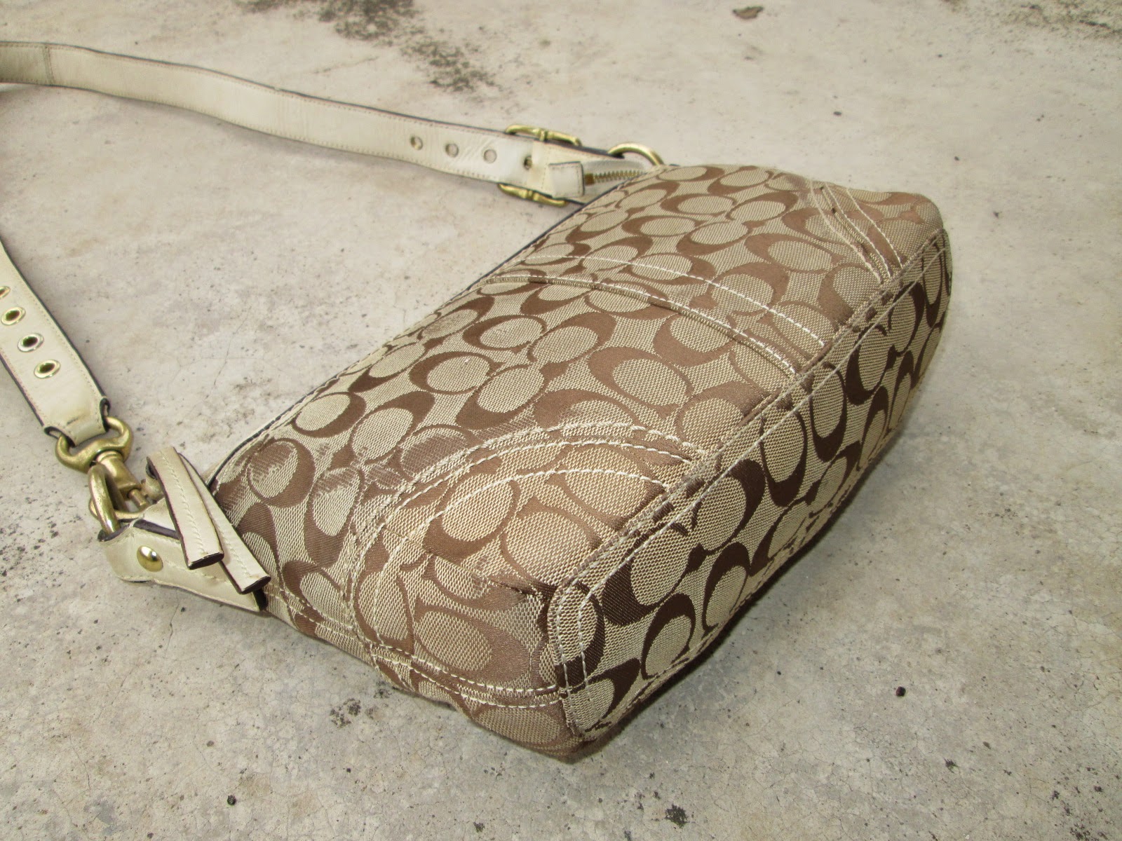 d0rayakEEbaG Authentic Coach Signature Shoulder/Sling Bag(SOLD)