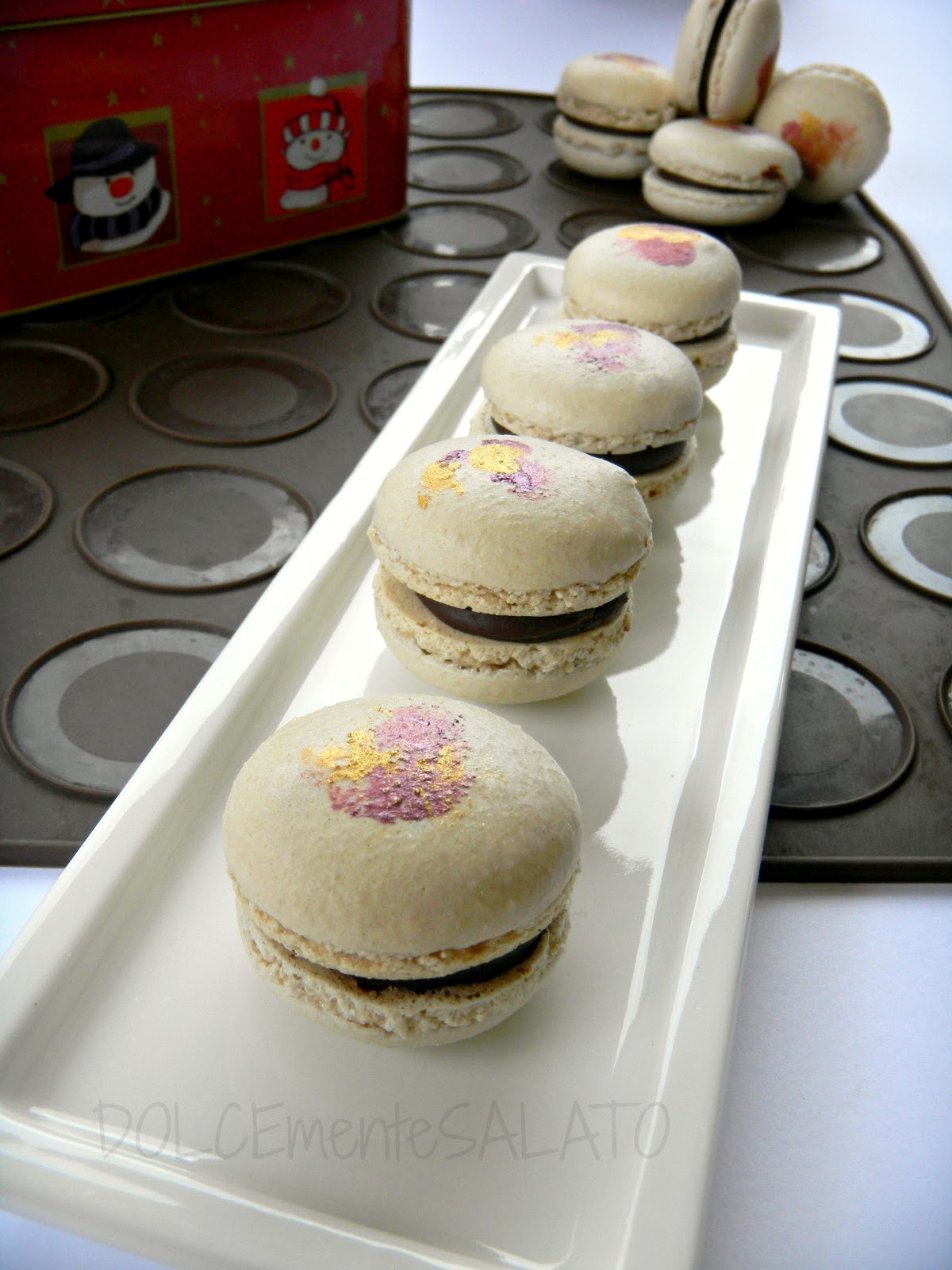 DOLCEmente SALATO Macarons al cacao con ganache fondente