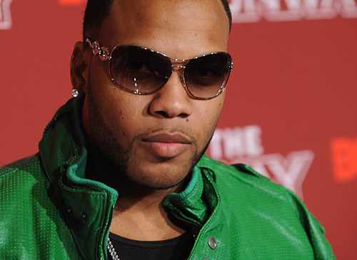 THE RAYDIO TWINs: NEW VIDEO: FLO RIDA "WHISTLE"
