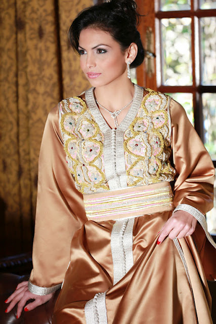Star en caftan : Zineb Oubaid caftan 2012