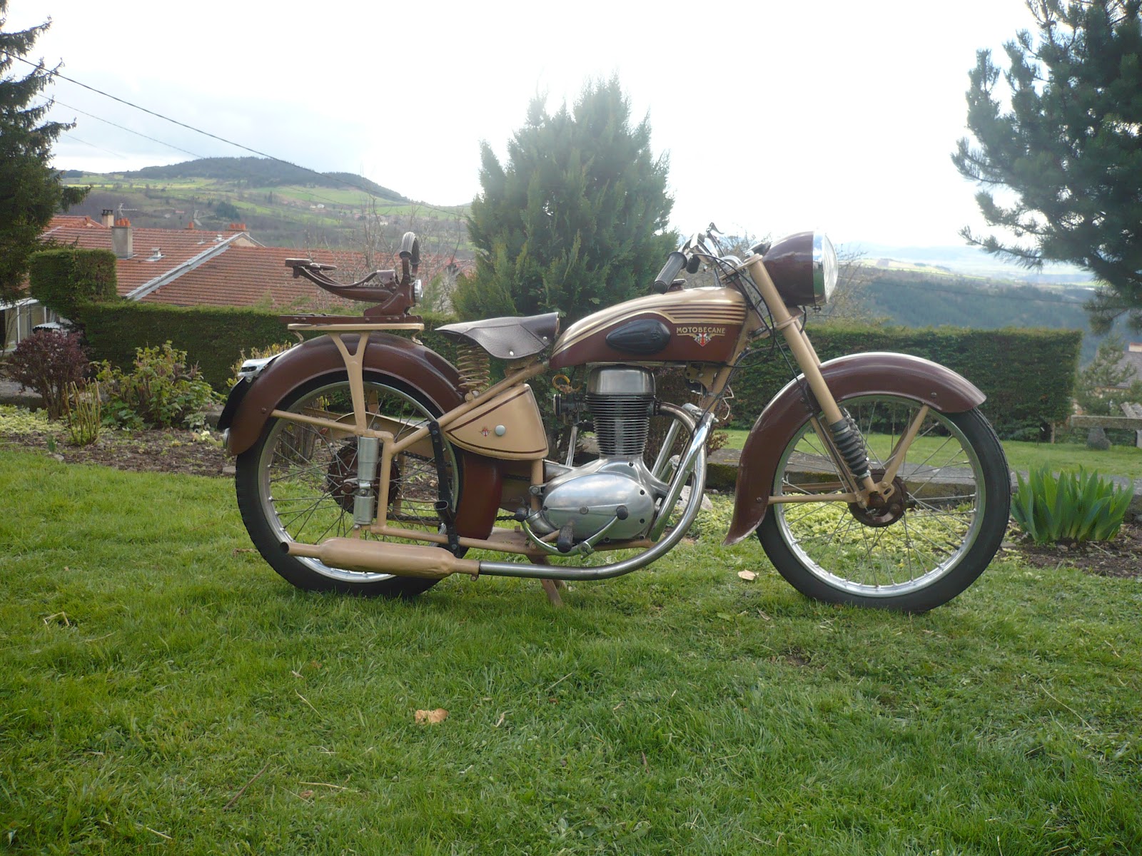 mecanique motors Compilation restaurations vieilles motos.