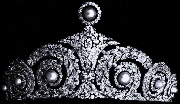 تيجان ملكية  امبراطورية فاخرة Diamond+and+Pearl+Tiara+(1920)+by+Cartier+for+Queen+Ena+(Victoria+Eugenie)+3