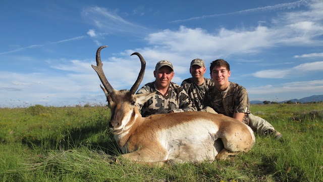 Z+Alex+Rimsza+with+his+AZ+antelope+with+Colburn+and+Scott+Outfitters+2.JPG