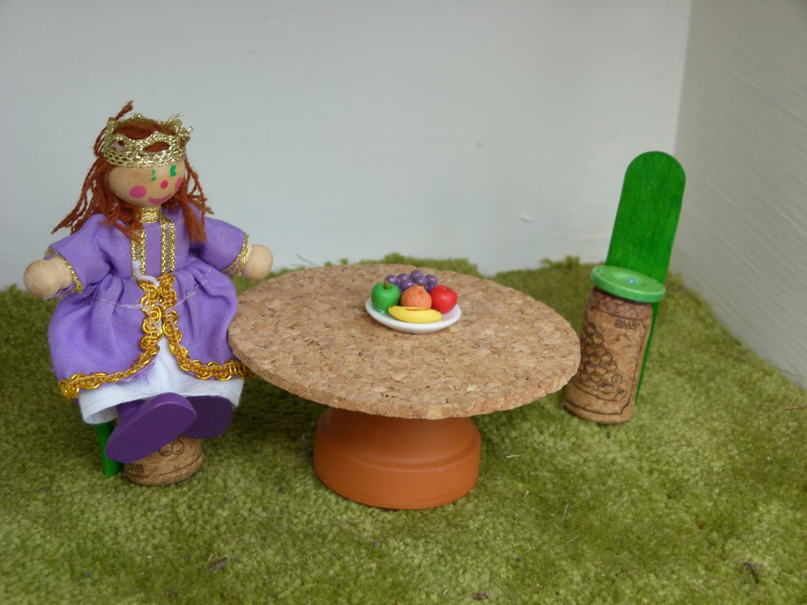 West Coast Mama DIY Dollhouse FurnitureA Tutorial