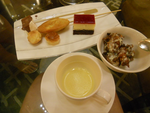 Kim @ Singapore: 11/2011