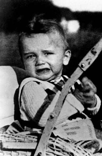 Childhood Pictures of Celebrities Actors Actress: Arnold schwarzenegger