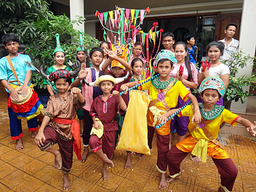Robam Trot celebrates Khmer New Year