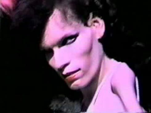 Obedece a la morsa Johnnie Baima, el personaje detrás del video