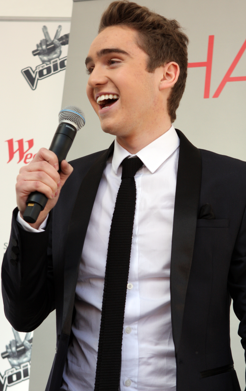 Top Celebrity Biography Harrison Craig