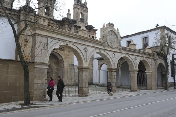 RESTAURACIÓN DE LA ARQUERÍA DEL ATRIO DE SAN FRANCISCO