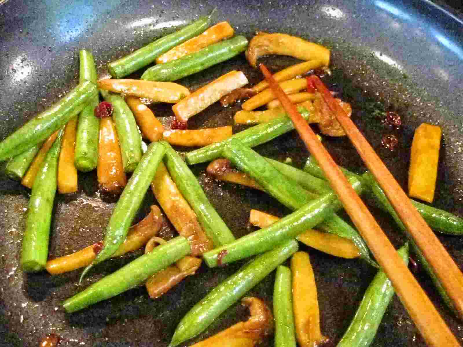 Recipes for Tom Ingen to eringi no kinpira / kinpira saute with green