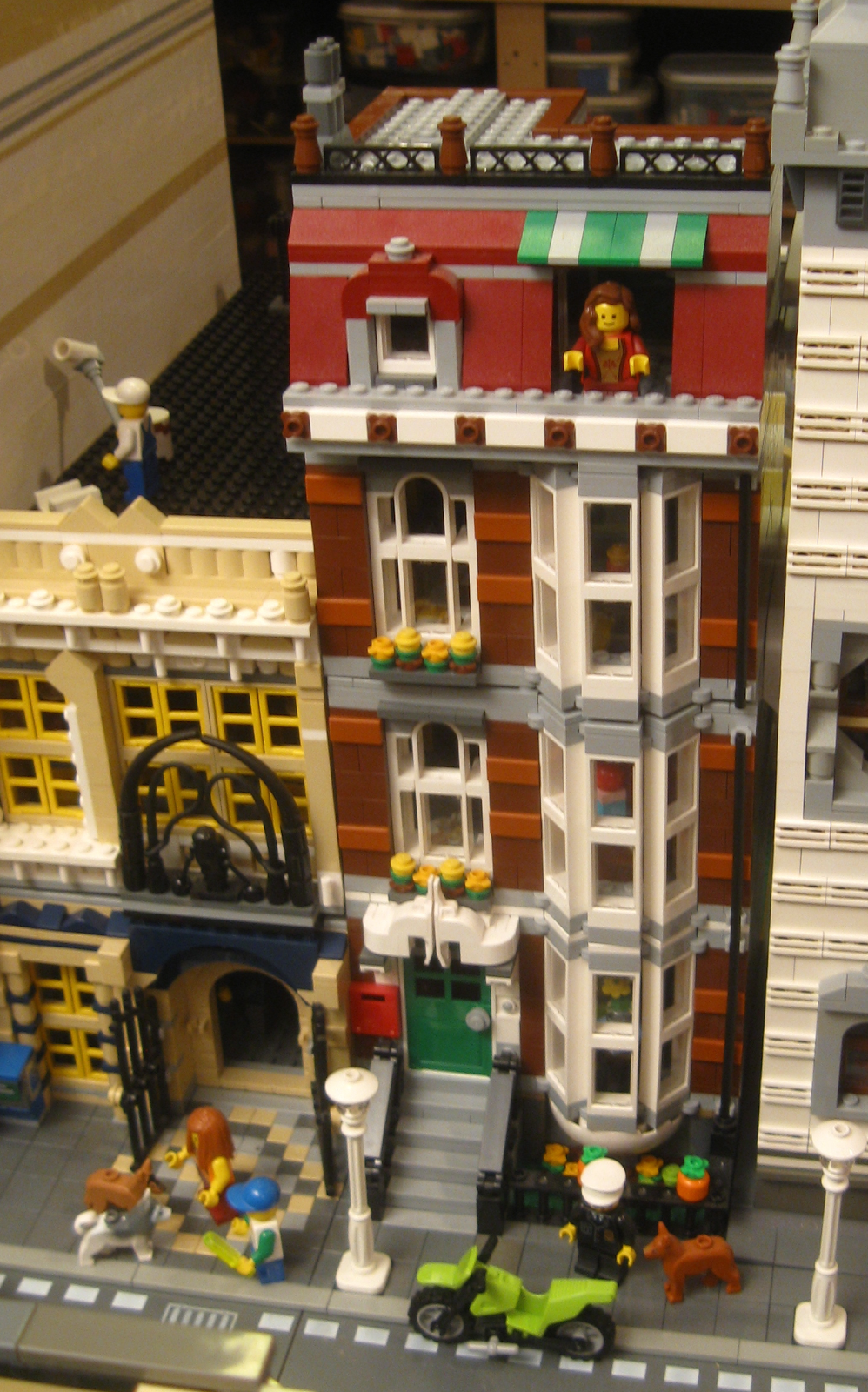 randuwa Lego City Brownstone Interiors
