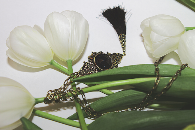 “New In: Recent Additions To My Necklace Collection” Post on “The Wind of Inspiration” Blog #twoi #twoistyle #style #fashion #personalstyle #fashionblog #fashionblogger #statementnecklace #necklaces #jewelry #tulips