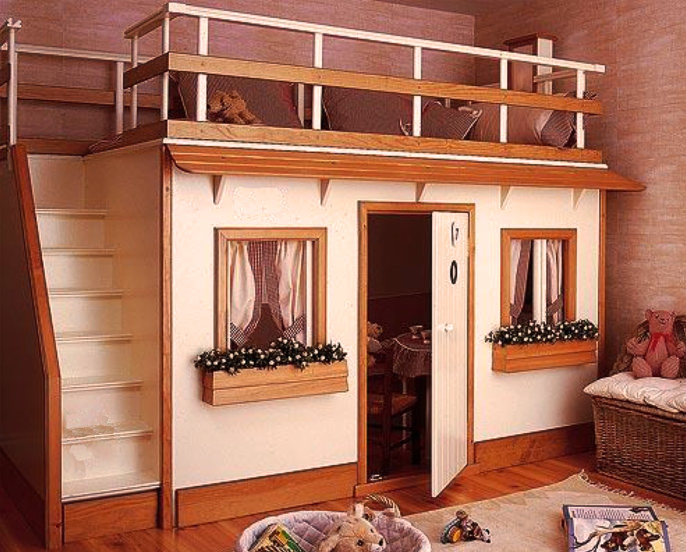 Recámara de niña, litera y casita fabricada en madera. | Diseño y