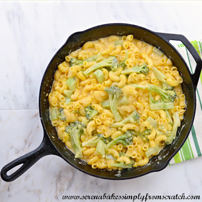 Creamy-Macaroni-And-Cheese-With-Broccoli.jpg