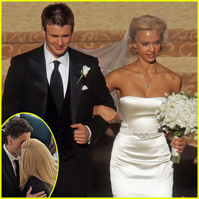 Jessica Simpson: Wedding Dress Shopping, Baby Bump and All! - AOL