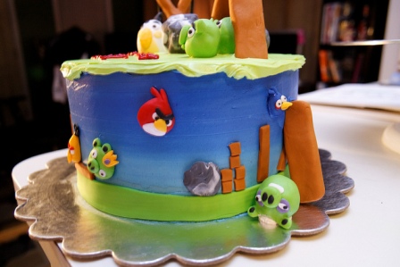 Angry Birds Cake on Angry Bird Cake Andcup Cakes Birthday Party Ideas