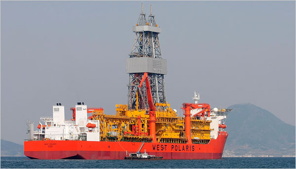 dual derrick drillship at