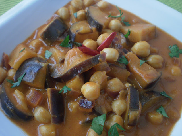 Curry De Berenjenas Y Garbanzos
