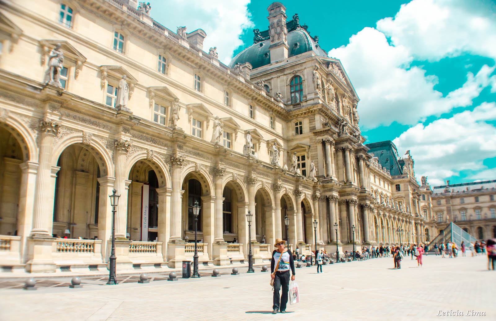 MUSEU DO LOUVRE  - PARIS