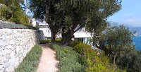 Cap Ferrat Luxury Villa Design at Peninsula Shoreline Cap Ferrat Luxury Villa Design at Peninsula Shoreline