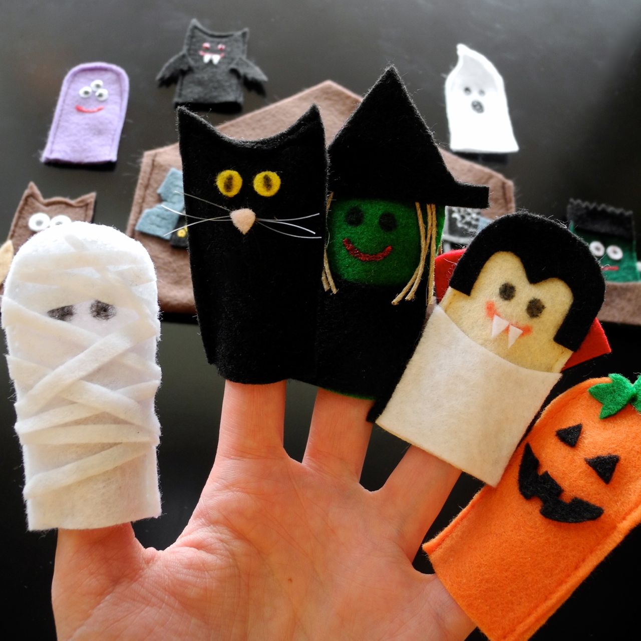 A Song of Sixpence halloween puppets