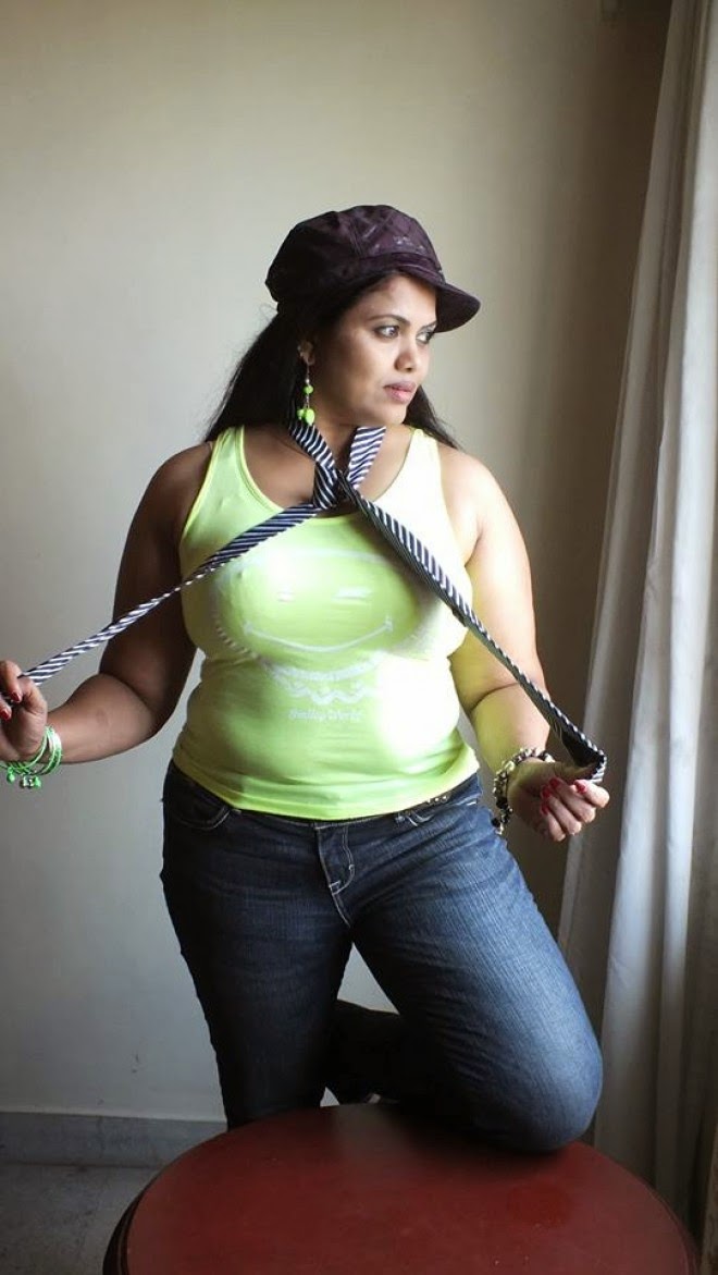 actress abhirami in jeans south aunties hot tight jeans photos blog pictures film actress abhirami in jeans south aunties hot tight jeans photos blog pictures film