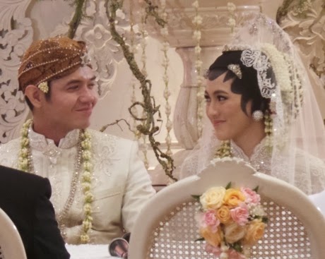 Pernikahan Alysa Soebandono dan Dude Harlino