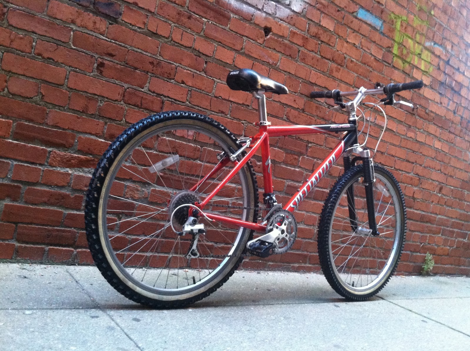 specialized hardrock red