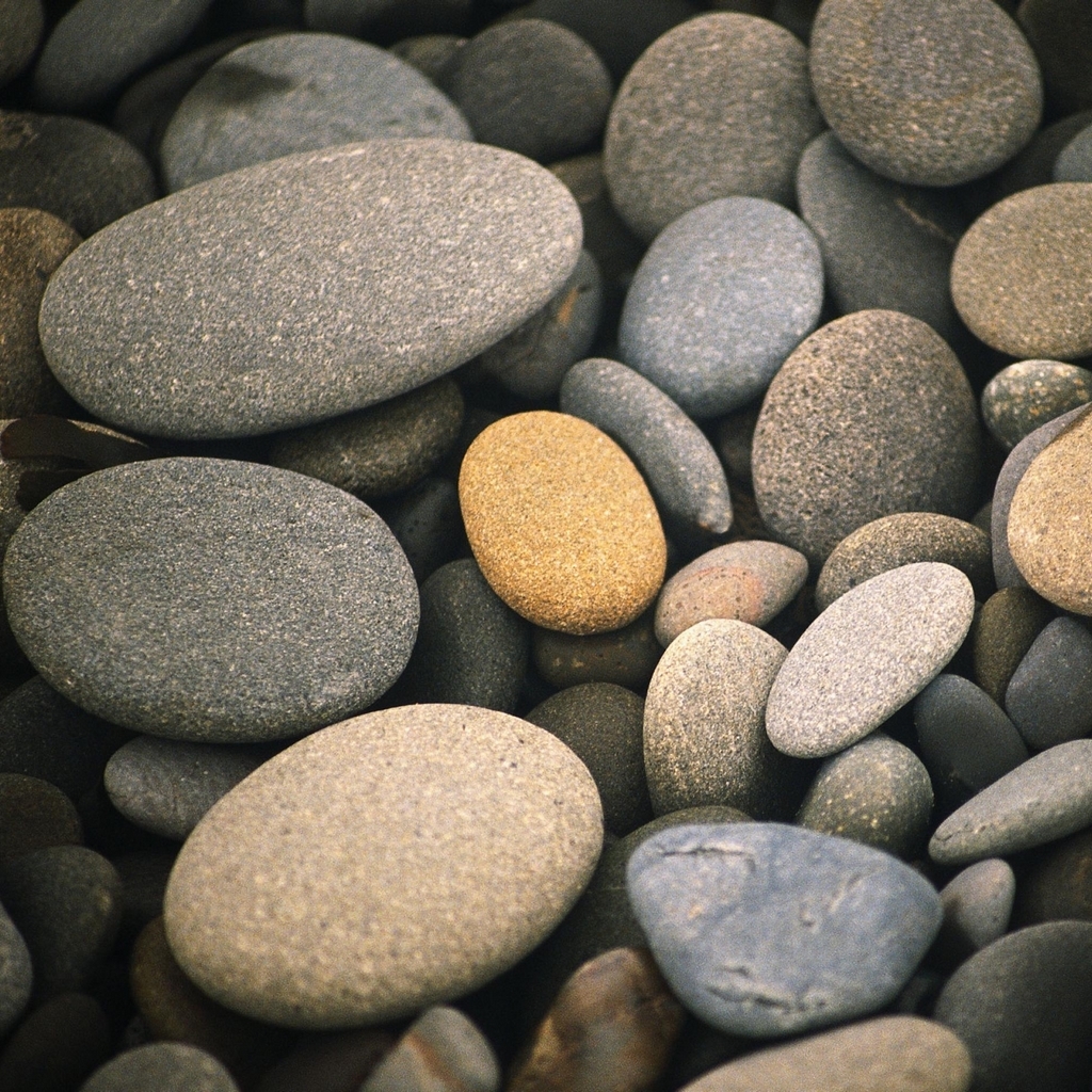 Eyesurfing: Beach Pebbles iPad Wallpaper Theme