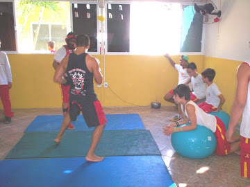 Ensinando a distância de ação