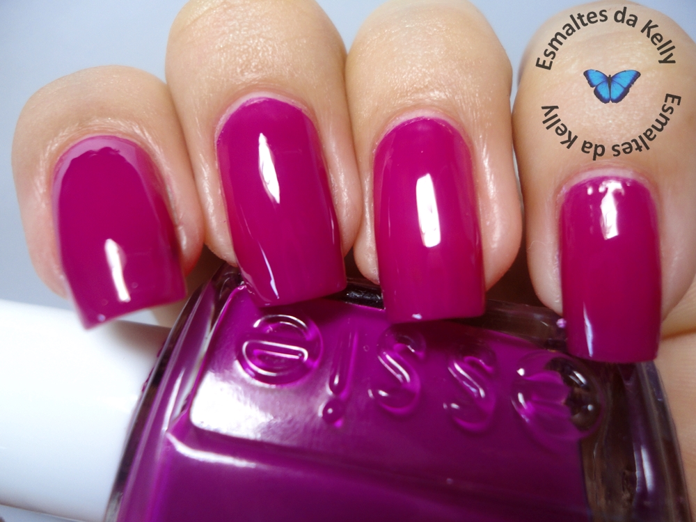 Esmaltes da Kelly Bermuda Shorts Essie e comparações