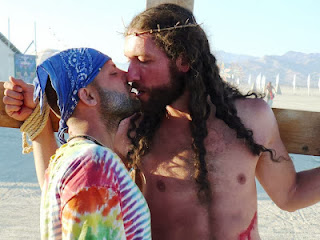 http://2.bp.blogspot.com/-Od1ot7ZSbqs/Uk7xsth3zVI/AAAAAAAAAdM/hpL_2z0n-UU/s320/Jesus_Kiss_Auto_Correct_by_Scott_Sella_Friend.jpg
