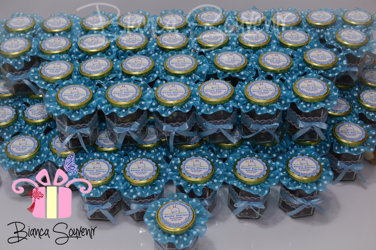 unique souvenirs for 1st birthday