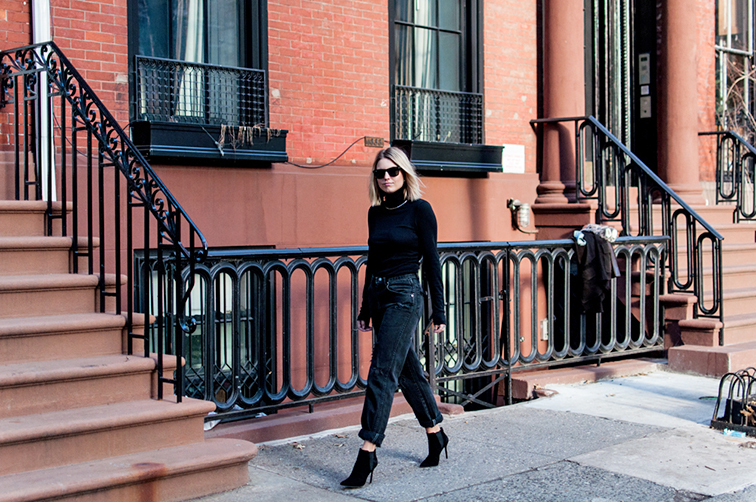Fashion Over Reason, boyfriend mom jeans, turtleneck, Stuart Weitzman booties, West Village NYC, brownstones Fashion Over Reason, boyfriend mom jeans, turtleneck, Stuart Weitzman booties, West Village NYC, brownstones