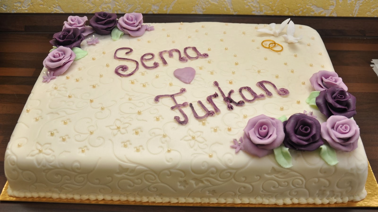 Nişan Pastası Örnekleri Küçük Yalanlar