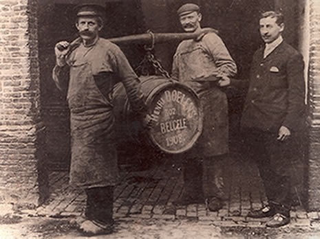 paar zwart rondborstige in Groenlo paar zwart rondborstige in Groenlo