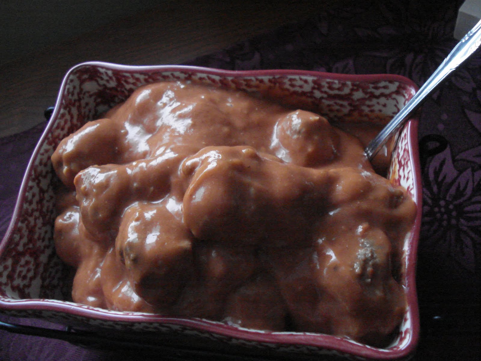 Mennonite Girls Can Cook Church Meatballs / Meatballs in a Tomato