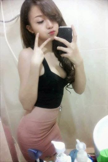 Bộ ảnh girl xinh lộ hàng không đỡ được Bộ ảnh girl xinh lộ hàng không đỡ được