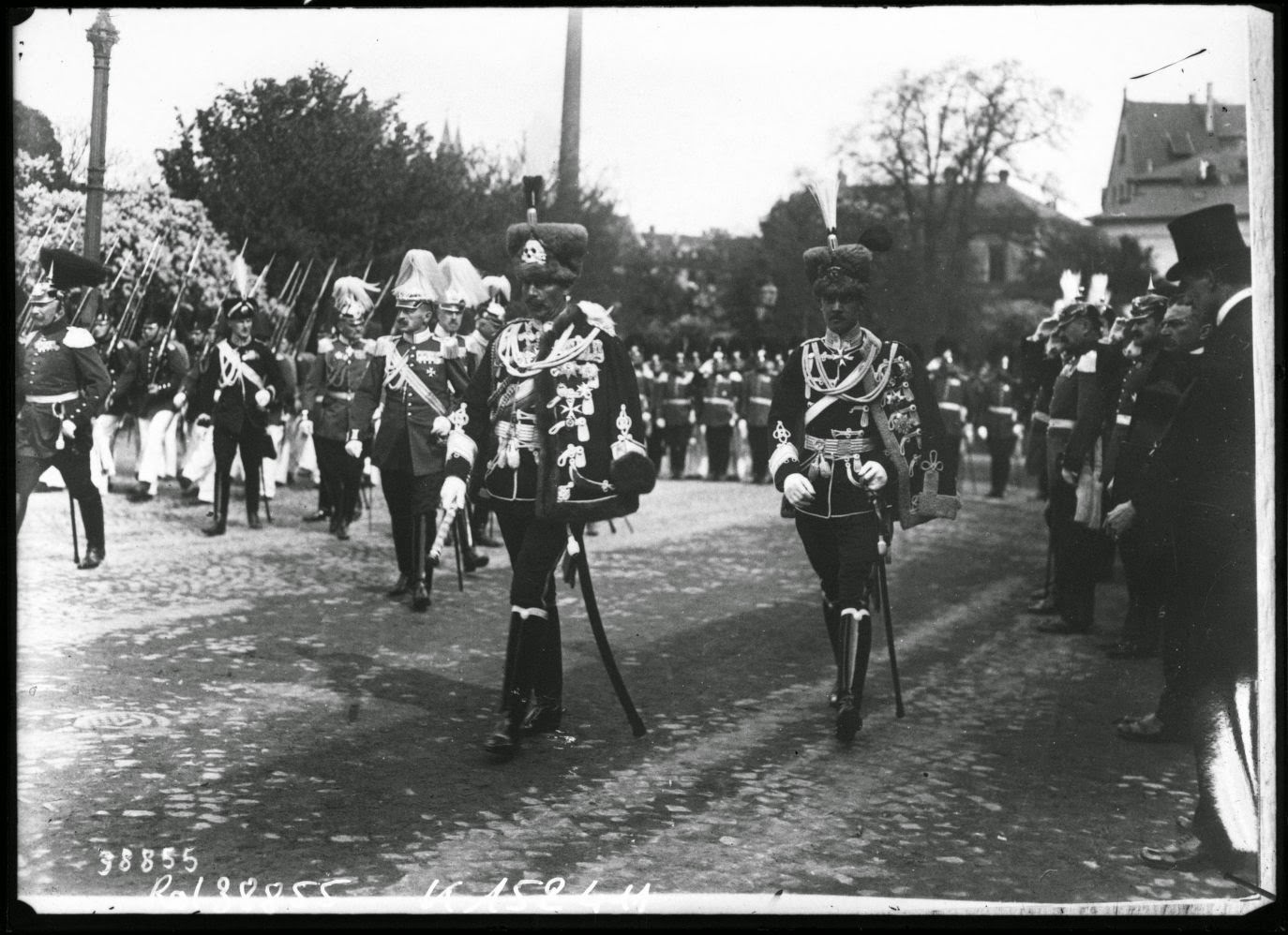 Le Kaiser bénéficie des toutes dernières avancées technologiques (comme les Fourbizes, par exemple) il avance donc et se met au pas au moindre son de musique militaire.