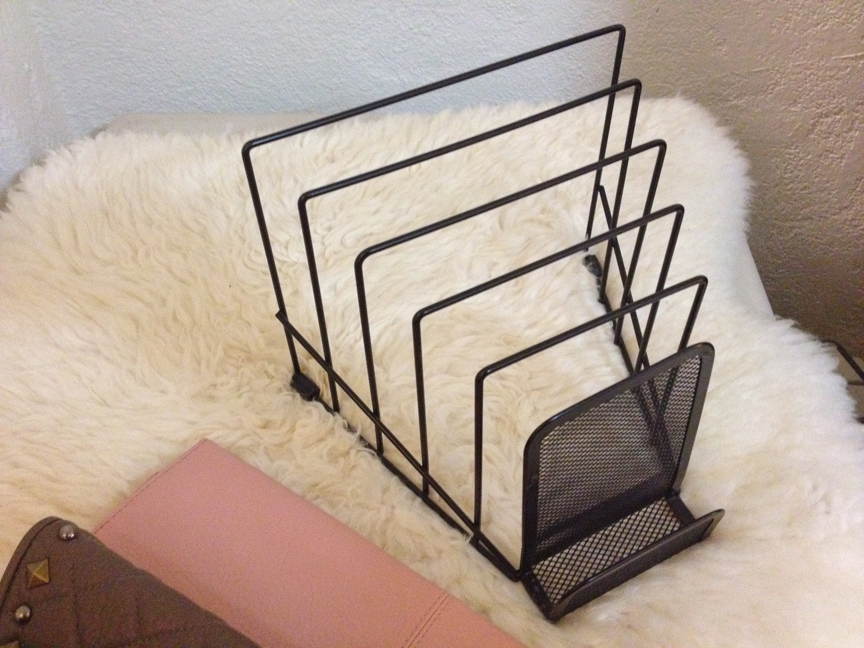 my thrifty chic DIY Clutch Organizer