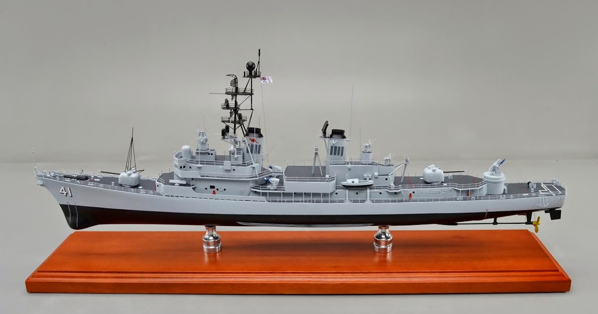 SD Model Makers 1/192 scale (27.29 inch) HMAS Brisbane replica model