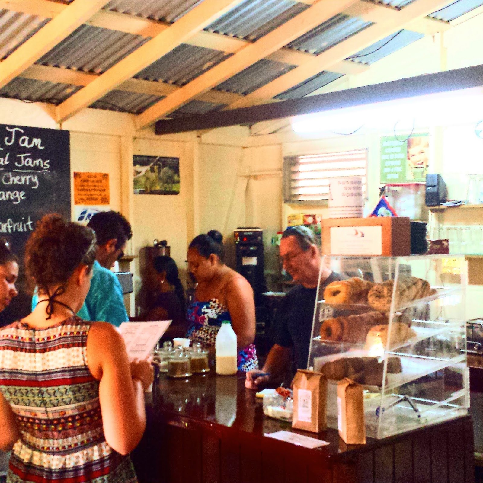 Remax Vip Belize: Cafe 