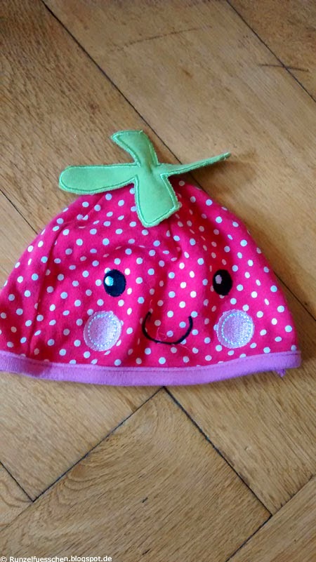 Baby als Erdbeere verkleiden Baby als Erdbeere verkleiden