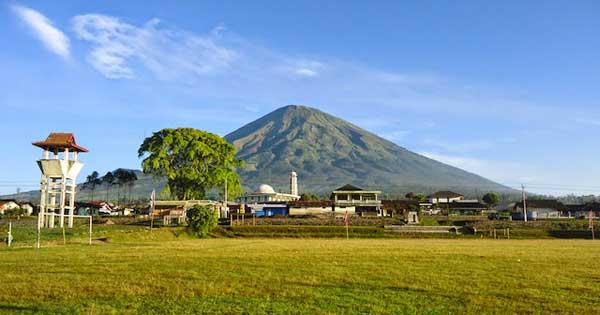 Gambar Pemandangan Gunung Dan Sawah Beserta Jalan Ditengahnya Ternyata Beneran Ada Loch Gambar Pemandangan Gunung Dan Sawah Beserta Jalan Ditengahnya Ternyata Beneran Ada Loch