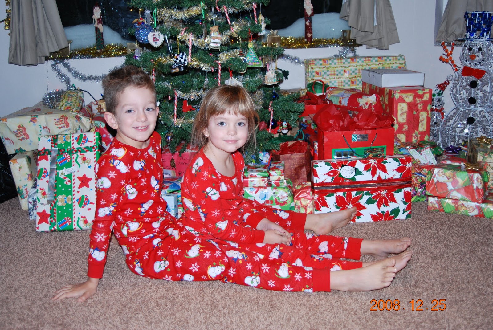 Being Frugal and Making It Work: 10 Tips For Smarter Holiday Shopping