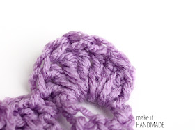  The easiest (promise!), no counting, crochet flower you can make! Free tutorial from http://www.makeithandmade.com/2014/03/how-to-crochet-rose.html